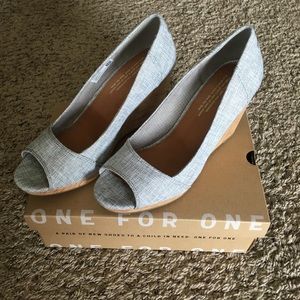 Toms Stella wedges size 8
